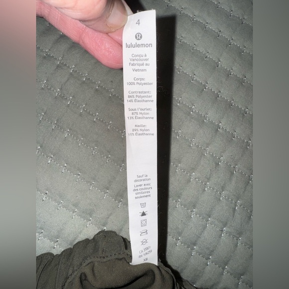 Lululemon On the Right olive Track Pant. Size 4.  VGUC - Picture 10 of 13